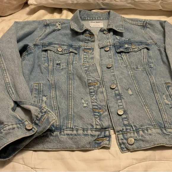 Old Navy Women’s Jean Jacket - Picture 4 of 5